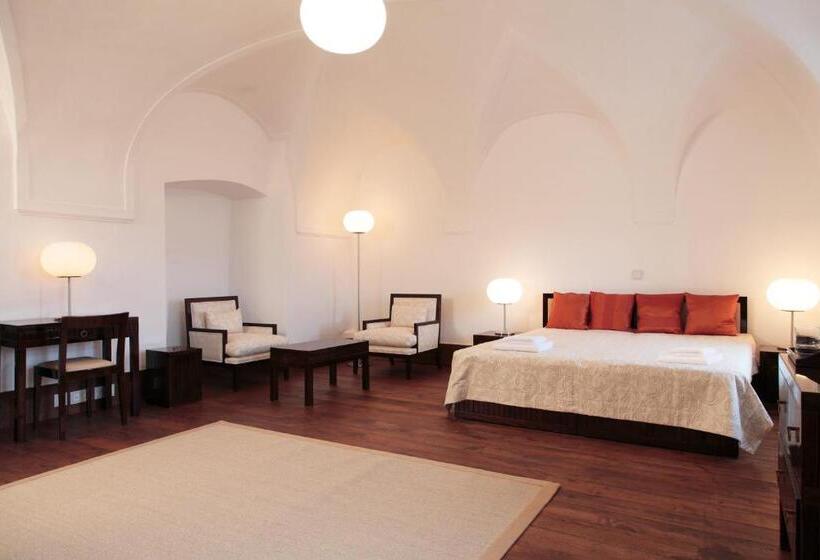 スーペリアールーム, Sopron Monastery