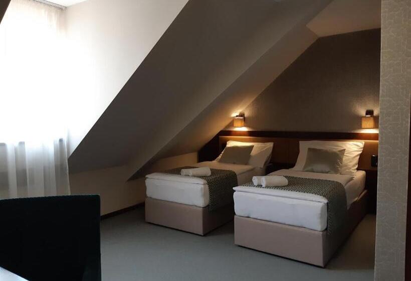 آپارتمان 2 خوابه, London Boutique Hotel & Restaurant