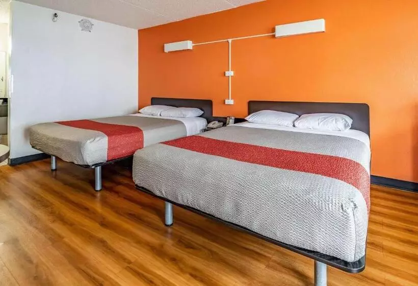 Standard Room, Motel 6joliet, Il  I80