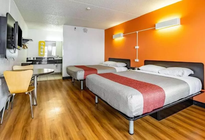 Standard Room, Motel 6joliet, Il  I80