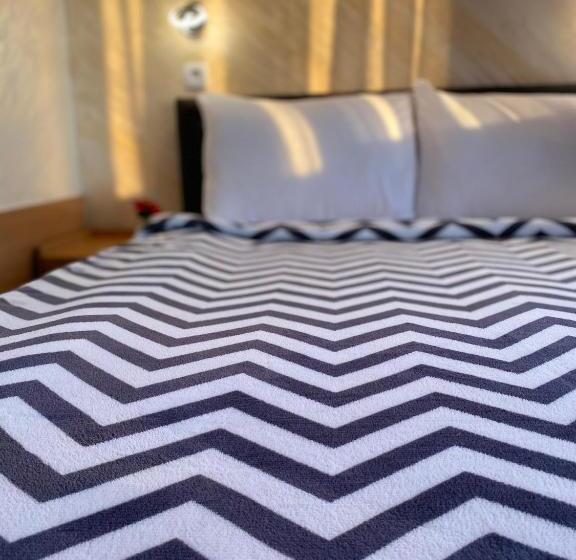 اتاق استاندارد, Moment