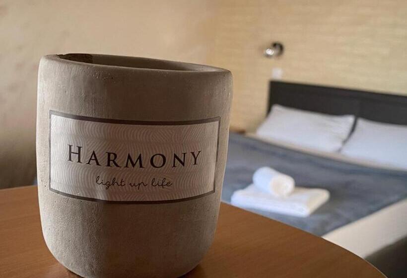 اتاق لوکس, Moment