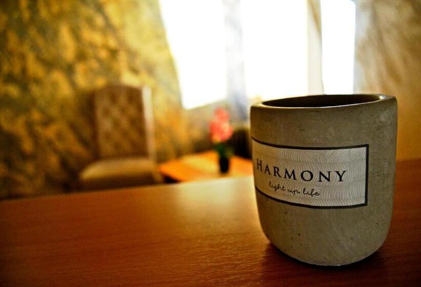 اتاق لوکس, Moment