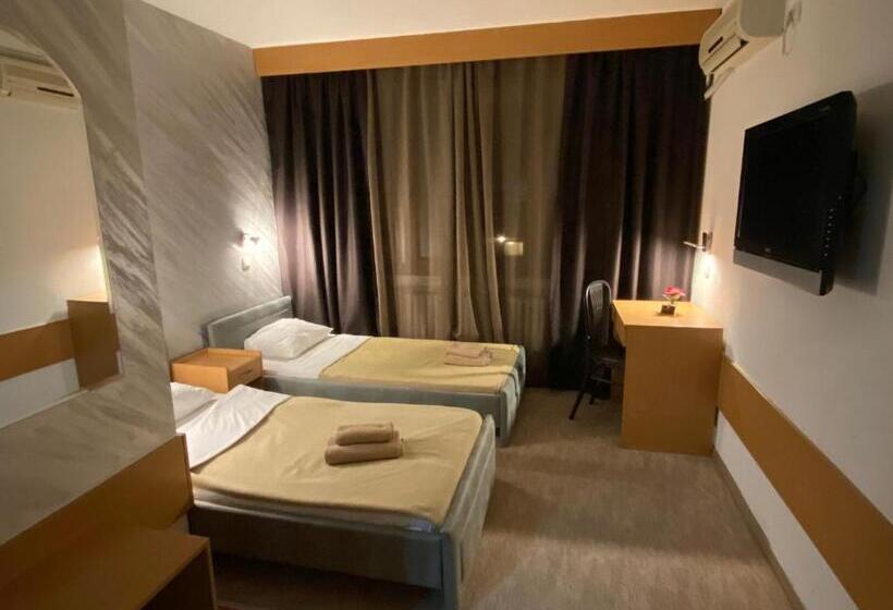 اتاق استاندارد, Moment