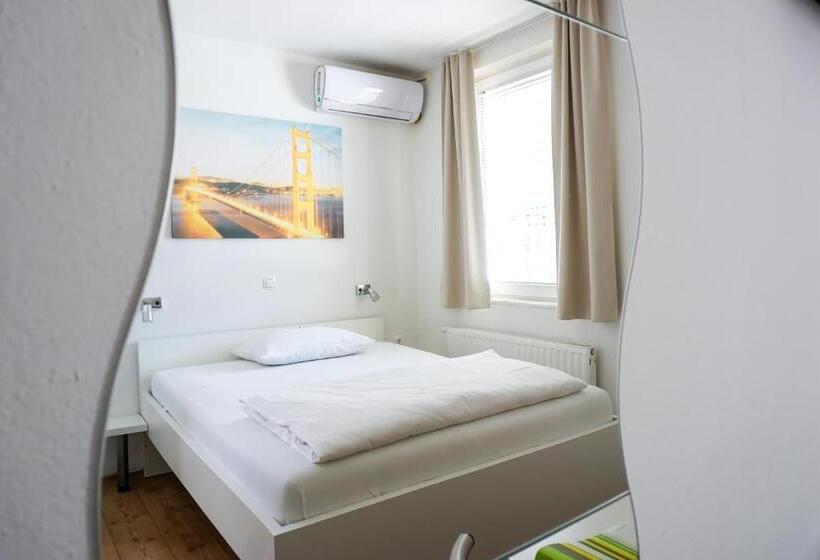 اتاق استاندارد یک نفره, Guest House Mlada Lipa