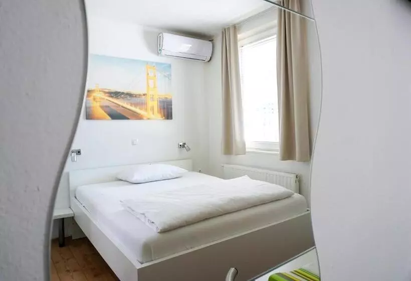 اتاق استاندارد یک نفره, Guest House Mlada Lipa