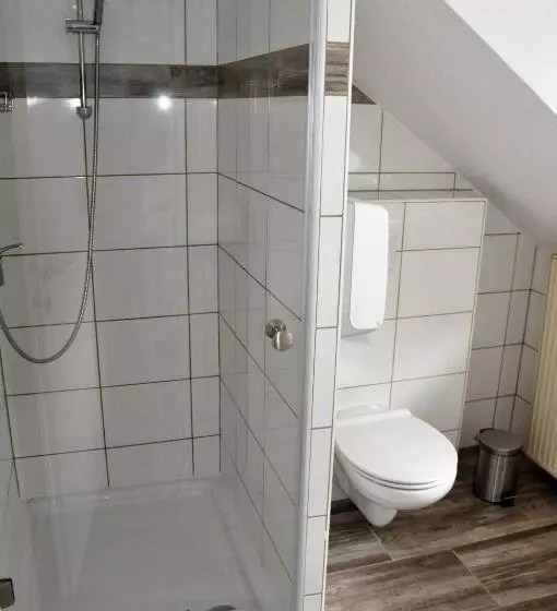 اتاق استاندارد سه نفره, Guest House Mlada Lipa