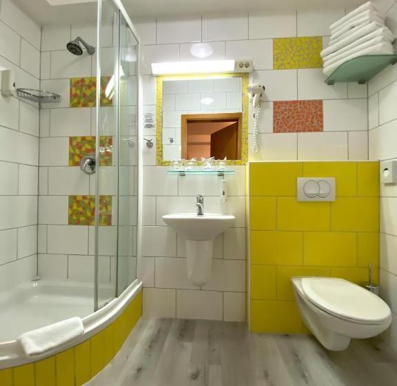 اتاق خانوادگی, Guest House Mlada Lipa