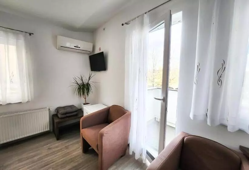 اتاق استاندارد با بالکن, Guest House Mlada Lipa