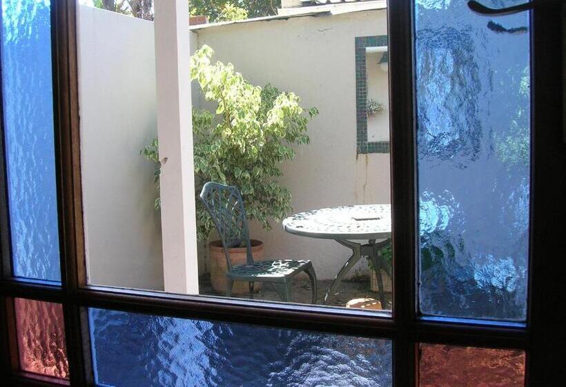 标准房带园景, The Old Trading Post