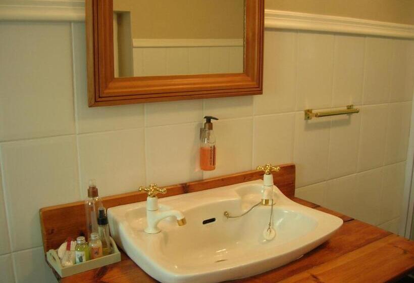 标准间, The Old Trading Post