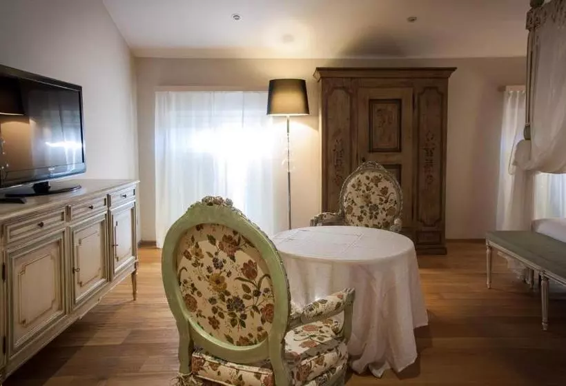 庭の見えるジュニアスイート, Villa Nabila
