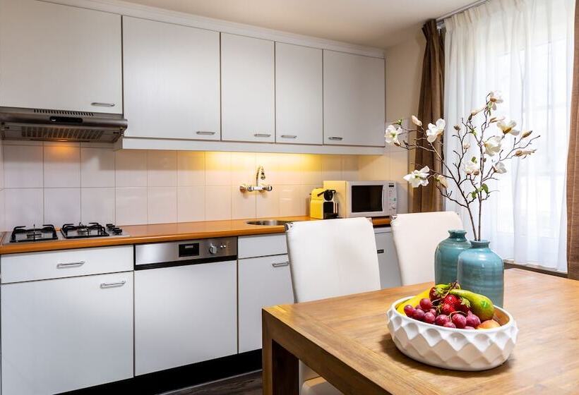 스위트, Aparthotel Ons Epen