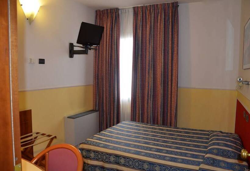 חדר סטנדרט יחיד, Alexander