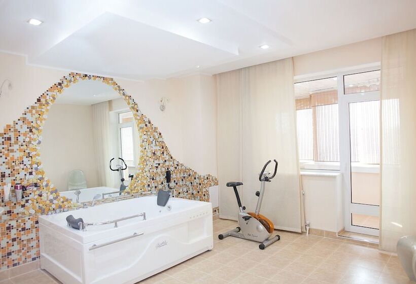 سوییت لوکس, Golden Dragon