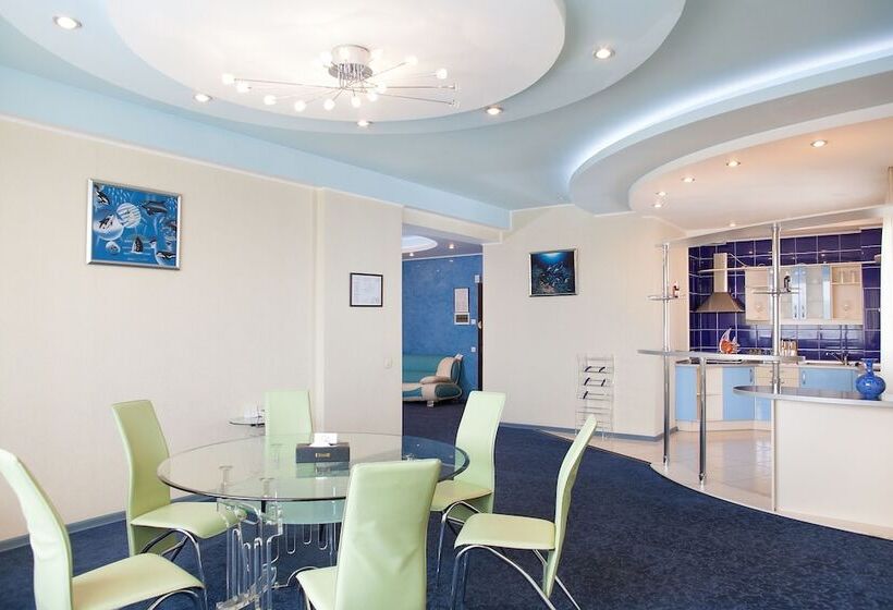 سوییت لوکس, Golden Dragon