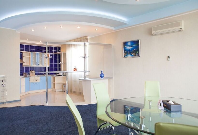 سوییت لوکس, Golden Dragon