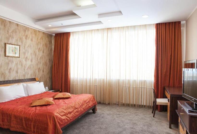 سوییت لوکس, Golden Dragon