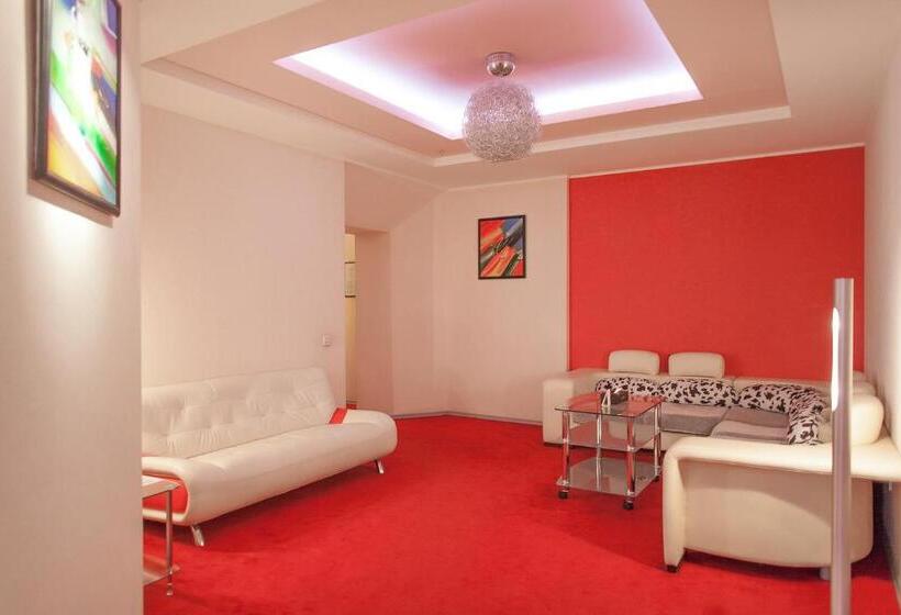 سوییت لوکس, Golden Dragon