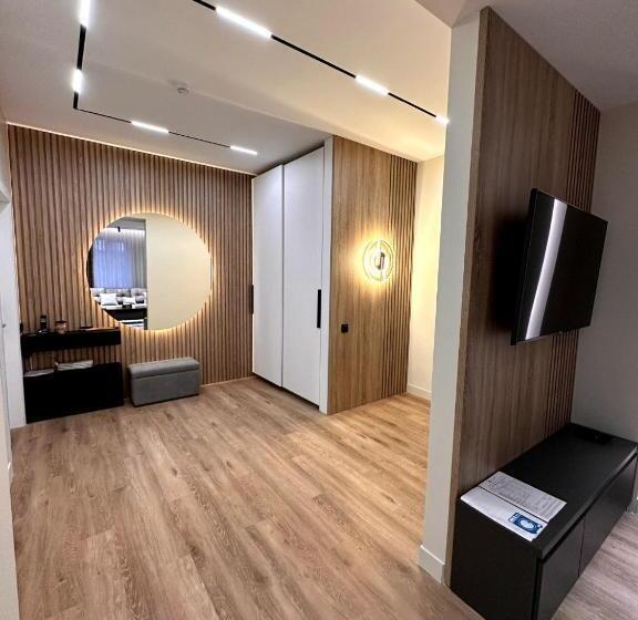 سوییت سوپریور, Golden Dragon