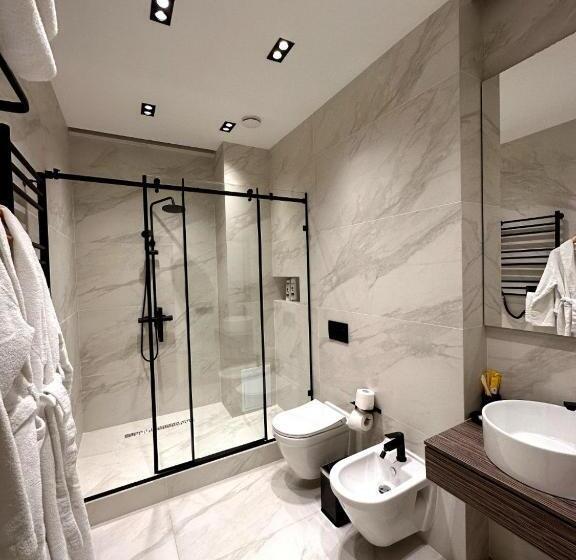 سوییت سوپریور, Golden Dragon