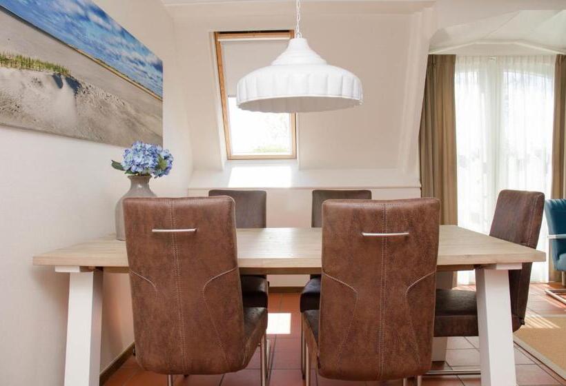 דירת שני חדרים, Graaf Bernstorff