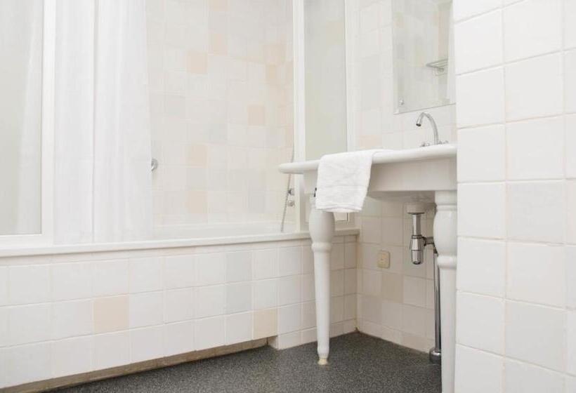 דירת שני חדרים, Graaf Bernstorff