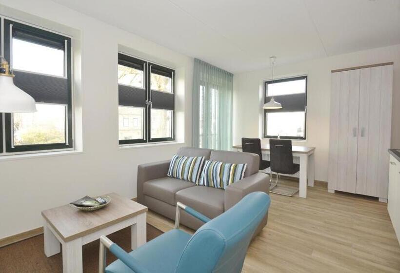 סוויטה משפחתית, Graaf Bernstorff