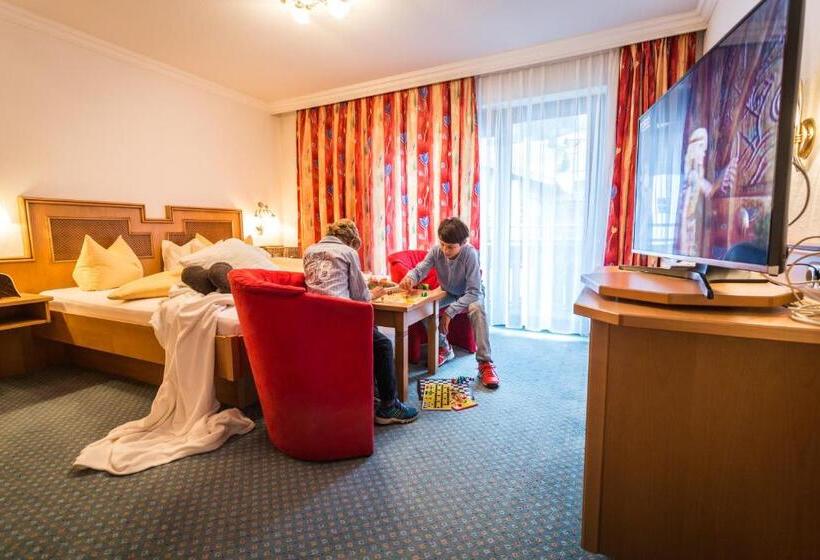 غرفة عائلية كلاسيكية, Haller S Post