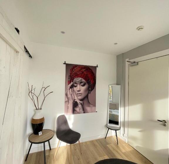 اتاق لوکس, Inn Den Acht Venlo