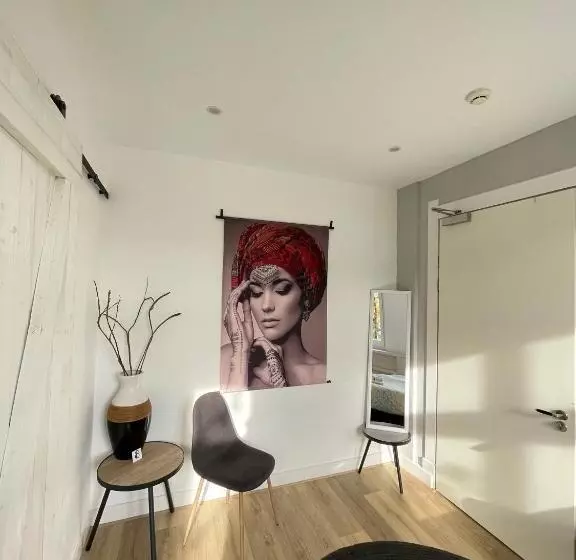 اتاق لوکس, Inn Den Acht Venlo