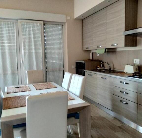Апартаменты 2 Спальни, La Perla