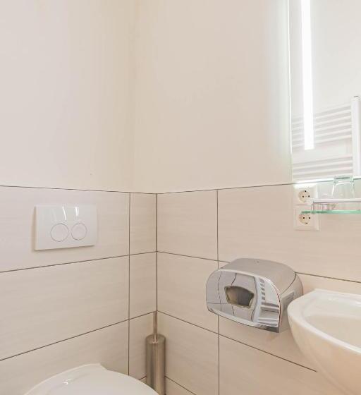 Номер Стандарт, Le Postillon