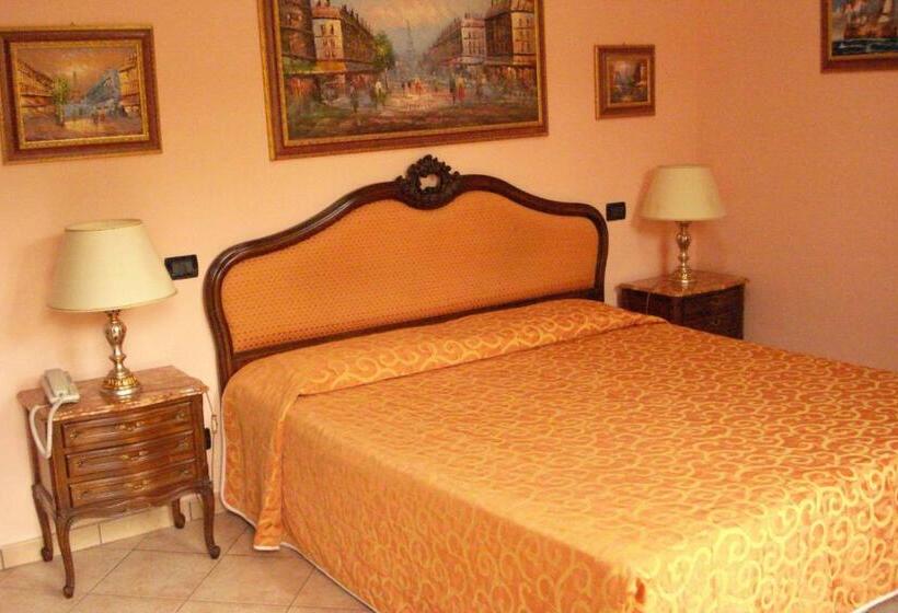 标准三人间, Magnagallo