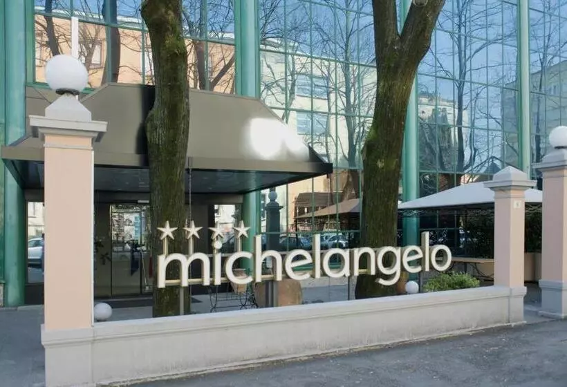 اتاق استاندارد, Michelangelo