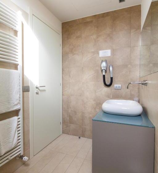 수피리어 싱글 룸, Michelangelo