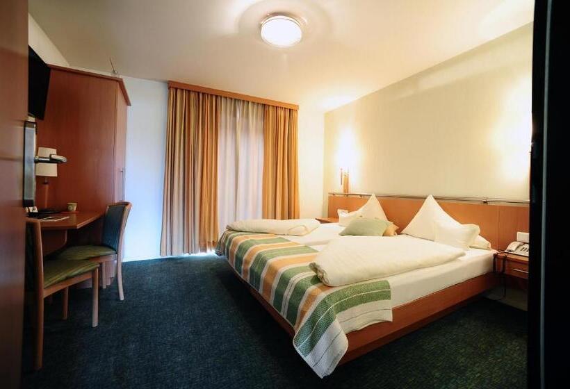 غرفة كومفورت, Restaurant Mohren