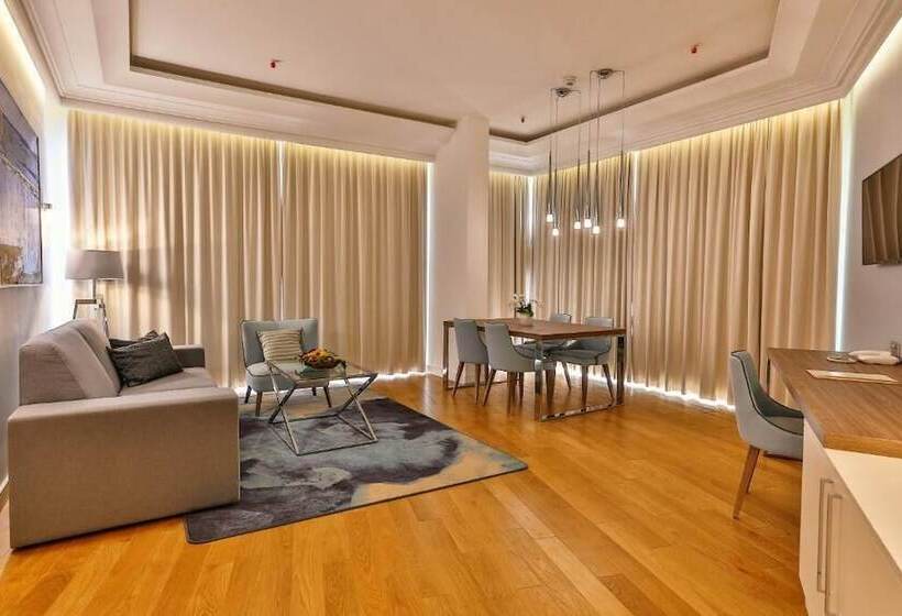 سوییت لوکس, Rivijera