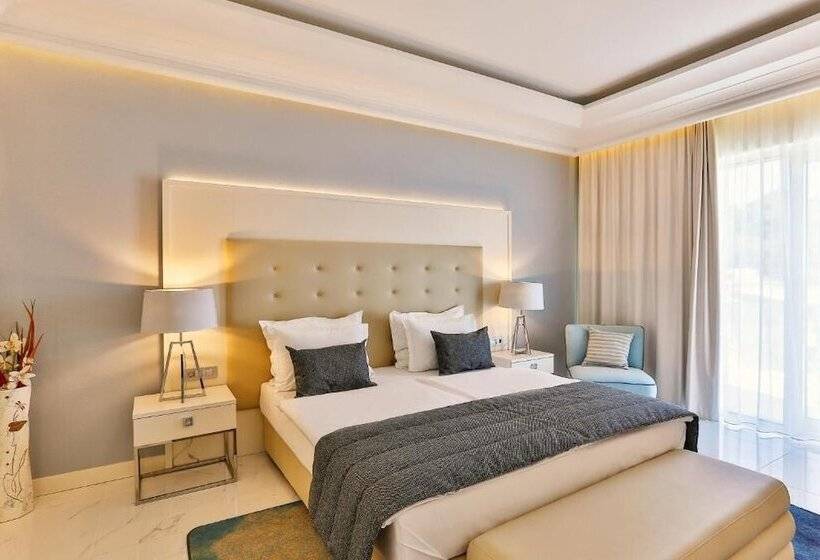 سوییت لوکس, Rivijera