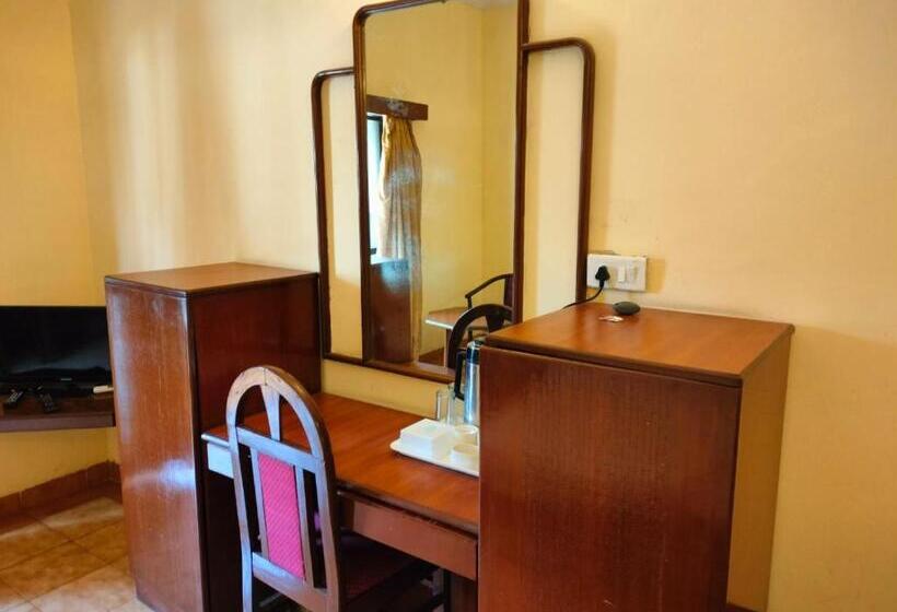 חדר סטנדרט נוף לבריכה, The Dhanhills   A Valley View Hotel In Panchgani