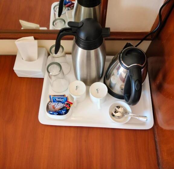 חדר דלוקס עם מרפסת, The Dhanhills   A Valley View Hotel In Panchgani