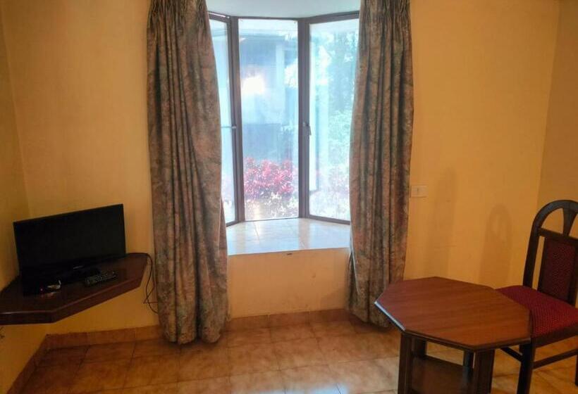 Номер Deluxe с Балконом, The Dhanhills   A Valley View Hotel In Panchgani