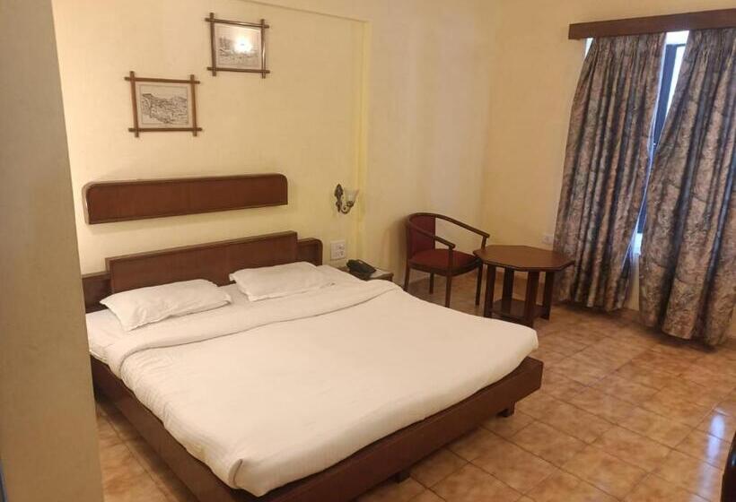 חדר משפחתי, The Dhanhills   A Valley View Hotel In Panchgani