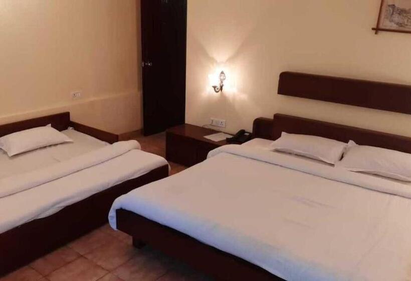 חדר משפחתי, The Dhanhills   A Valley View Hotel In Panchgani