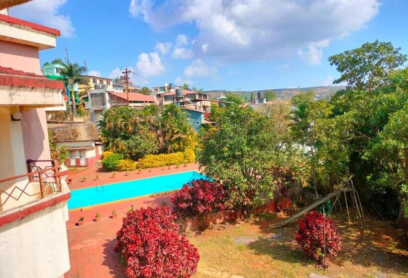 Quarto Deluxe Vista Piscina, The Dhanhills   A Valley View Hotel In Panchgani