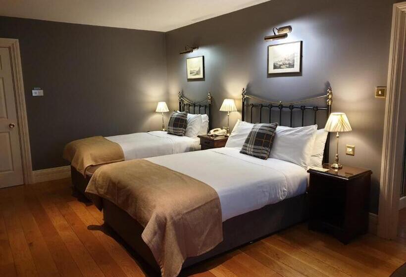 패밀리 룸, The Listowel Arms