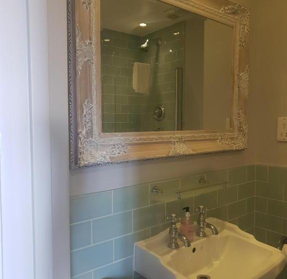 패밀리 룸, The Listowel Arms