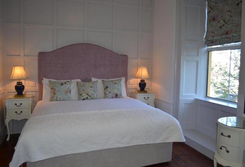 스탠다드 룸 킹사이즈 침대, The Listowel Arms