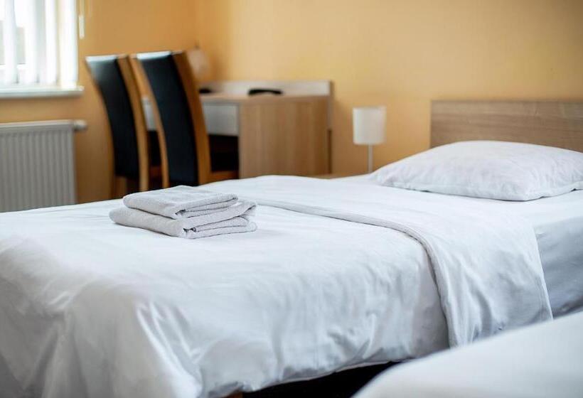 اتاق استاندارد, Tomas