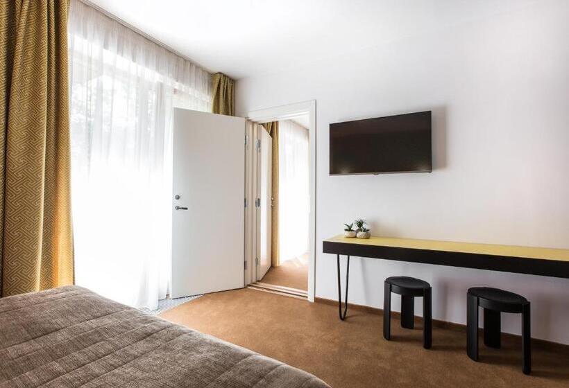 اتاق خانوادگی, Viešbutis Simpatija